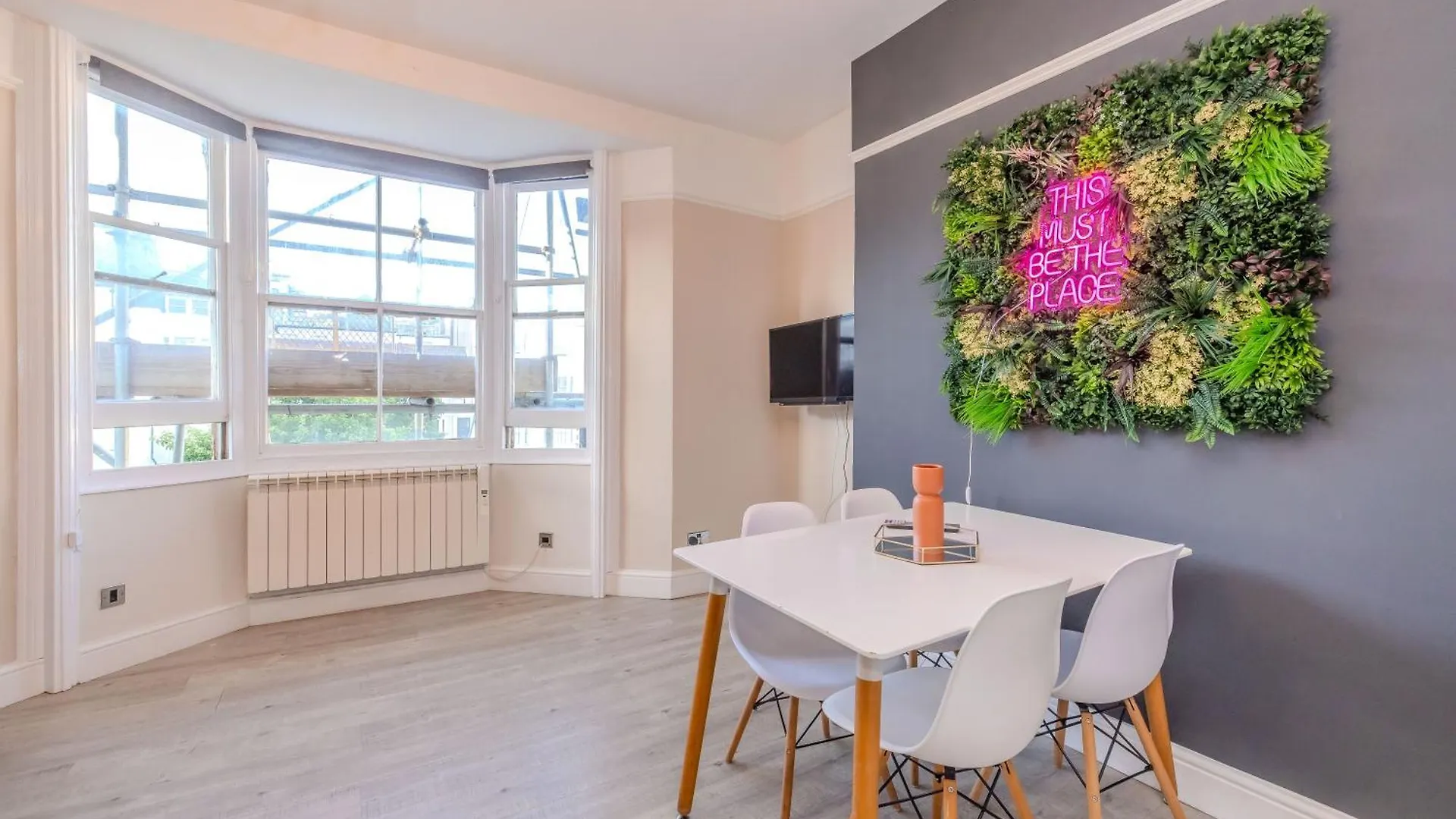 Relaxing 2 Bedroom Stay For 6 Brighton Apartment