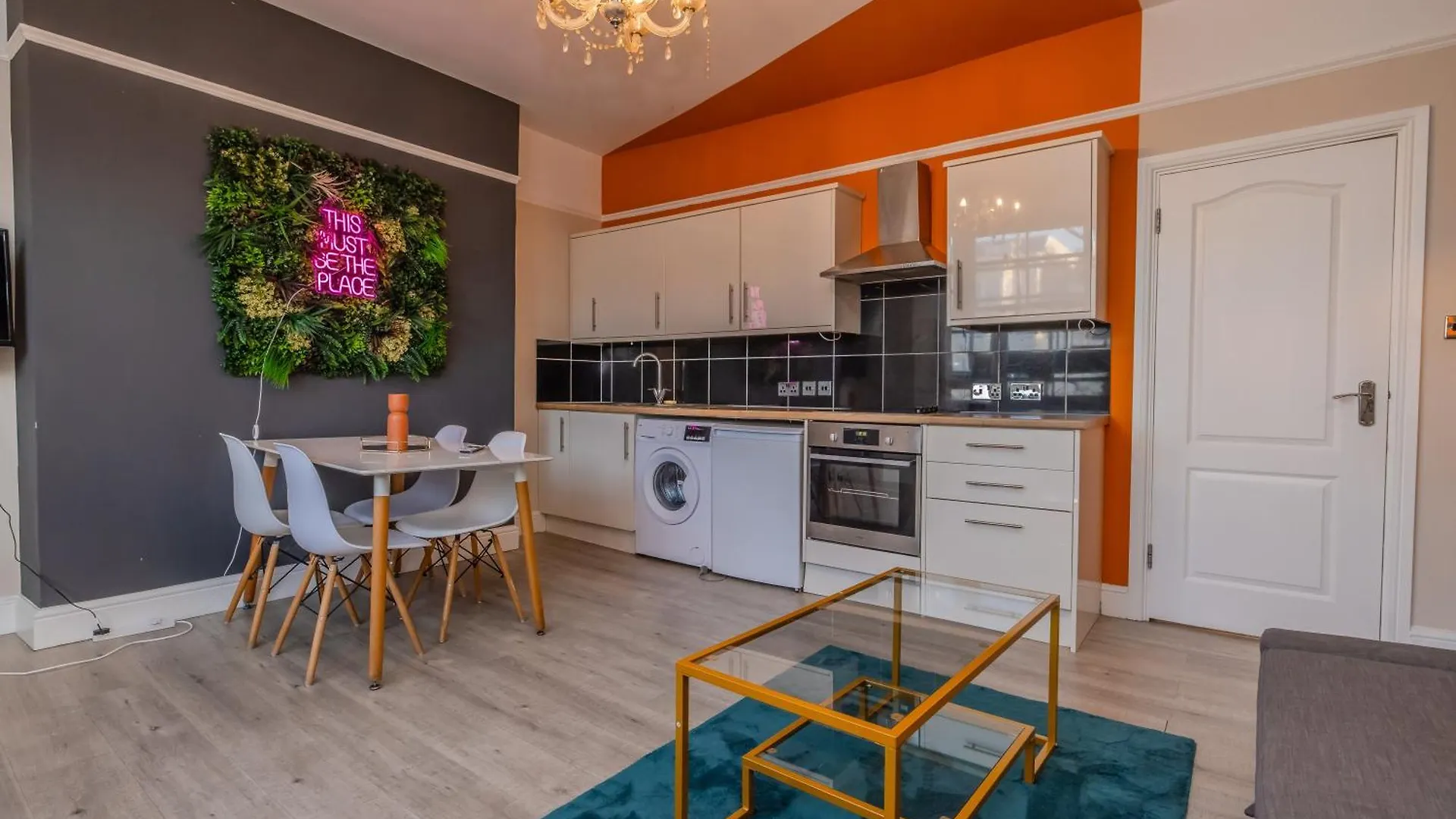 Relaxing 2 Bedroom Stay For 6 Hove